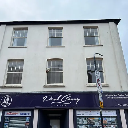 Modern 2 Bedroom Apartment - Neath Town Centre Exterior photo